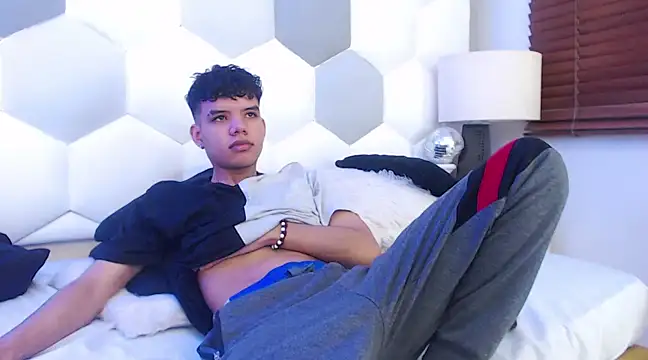 Axel Forte online show from 03/08/25, 01:03