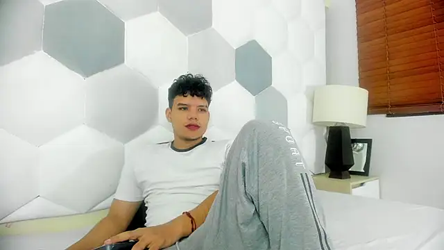 Axel Forte online show from 04/25/26, 03:09