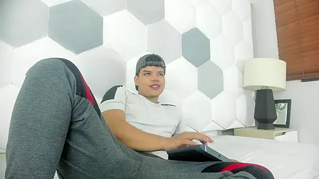 Axel Forte online show from 04/30/26, 02:01
