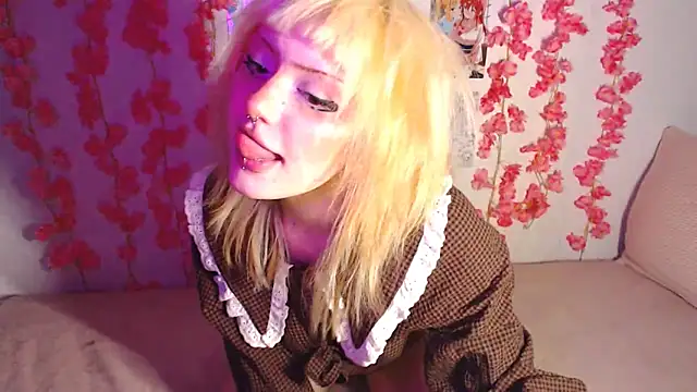 Snapshot of KimiSakura chatting on 11/14/25, 12:09 KimiSakura online show from 11/14/25, 12:09