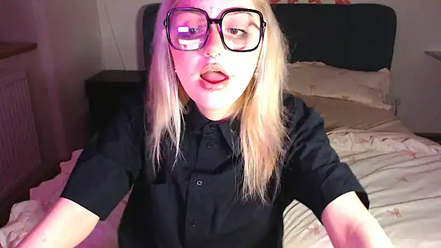 Snapshot of KimiSakura chatting on 04/07/26, 06:30 KimiSakura online show from 04/07/26, 06:30