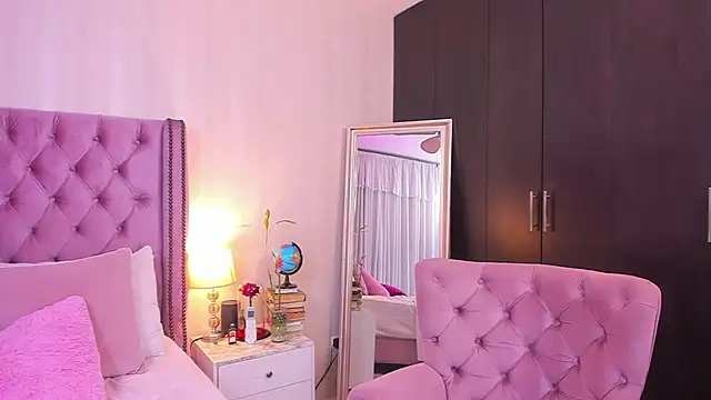 natashaleightt online show from 03/06/25, 02:51