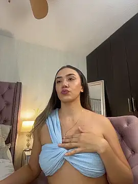 natashaleightt online show from 10/16/25, 09:05