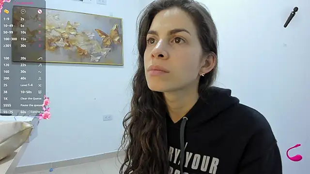 Snapshot of jessyegoldenn chatting on 09/13/25, 12:21 jessyegoldenn online show from 09/13/25, 12:21