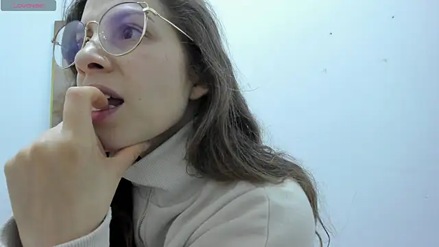 Snapshot of jessyegoldenn chatting on 09/24/25, 11:52 jessyegoldenn online show from 09/24/25, 11:52