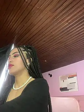 Snapshot of MichelleDiaz_Pink chatting on 03/04/25, 03:11 MichelleDiaz Pink online show from 03/04/25, 03:11