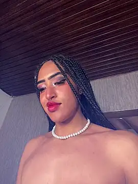 Snapshot of MichelleDiaz_Pink chatting on 03/16/25, 10:55 MichelleDiaz Pink online show from 03/16/25, 10:55