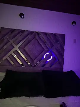 Snapshot of MichelleDiaz_Pink chatting on 10/06/25, 06:11 MichelleDiaz Pink online show from 10/06/25, 06:11