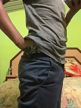 Snapshot of BttmGuy01 chatting on 04/07/26, 10:20 BttmGuy01 online show from 04/07/26, 10:20