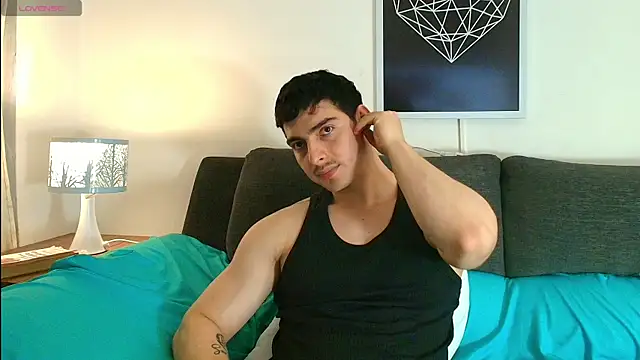 Snapshot of thomyafar chatting on 09/11/25, 02:22 thomyafar online show from 09/11/25, 02:22