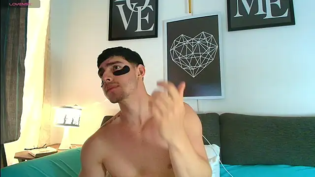 Snapshot of thomyafar chatting on 11/14/25, 03:55 thomyafar online show from 11/14/25, 03:55