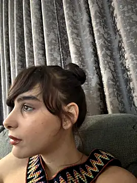 Snapshot of Mazzekyn chatting on 09/13/25, 05:02 Mazzekyn online show from 09/13/25, 05:02