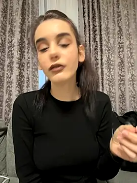 Snapshot of Mazzekyn chatting on 09/25/25, 04:11 Mazzekyn online show from 09/25/25, 04:11