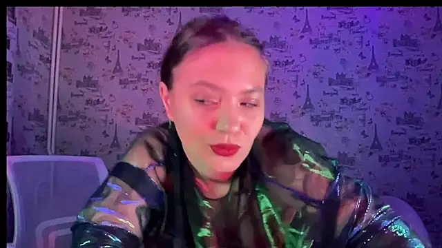 Snapshot of Just_Scarlet_ chatting on 10/11/25, 10:25 Just Scarlet online show from 10/11/25, 10:25