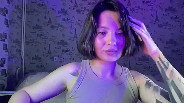 Snapshot of Just_Scarlet_ chatting on 10/17/25, 11:57 Just Scarlet online show from 10/17/25, 11:57