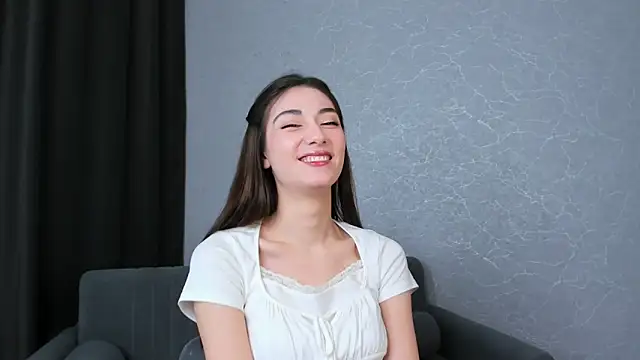 Snapshot of FloraEves chatting on 03/05/25, 05:07 FloraEves online show from 03/05/25, 05:07