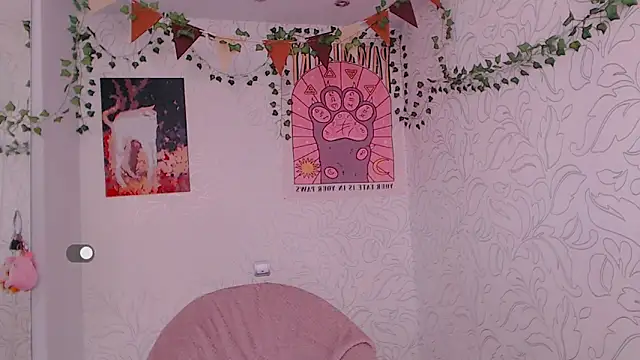  miraclecattt  online show from 09/15/25, 02:22