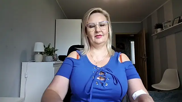 Snapshot of DianaLive chatting on 07/20/26, 07:55 DianaLive online show from 07/20/26, 07:55
