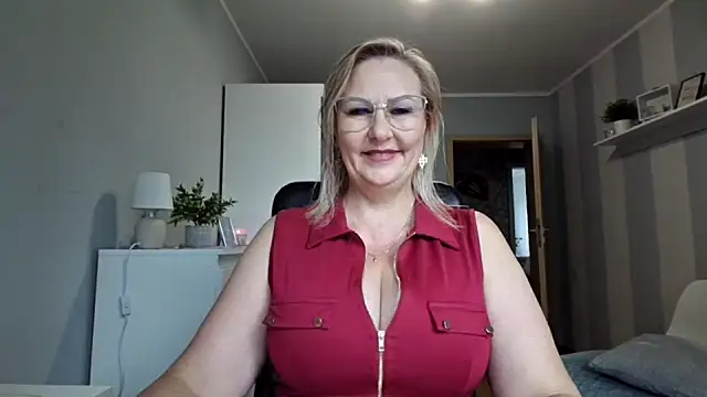 Snapshot of DianaLive chatting on 07/27/26, 06:20 DianaLive online show from 07/27/26, 06:20
