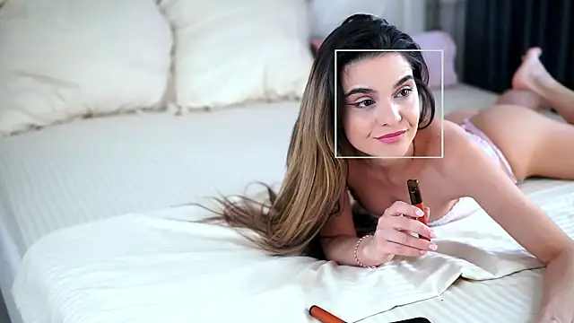 Snapshot of RobertaRosetti chatting on 03/08/26, 02:54 RobertaRosetti online show from 03/08/26, 02:54