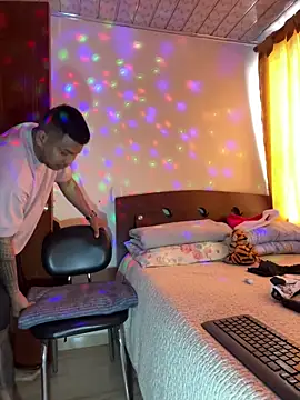 Saipuer31 online show from 12/21/25, 04:03