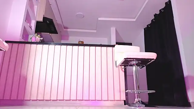 Snapshot of tatiana_10 chatting on 04/16/26, 05:41 tatiana 10 online show from 04/16/26, 05:41