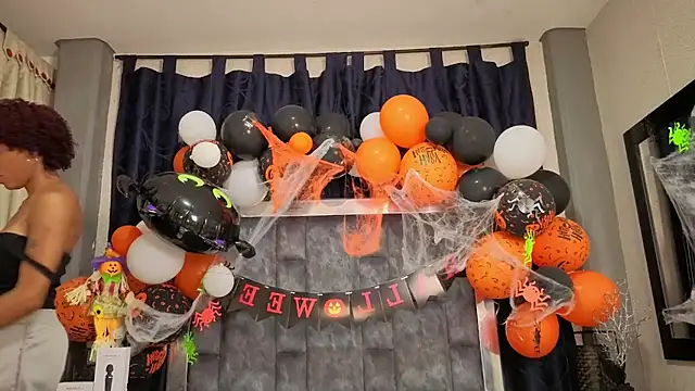 Snapshot of Effie_cooper chatting on 10/28/25, 07:27 Effie cooper online show from 10/28/25, 07:27