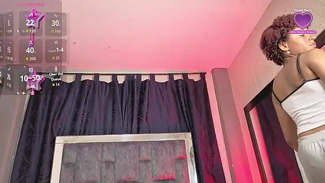 Snapshot of Effie_cooper chatting on 11/19/25, 07:14 Effie cooper online show from 11/19/25, 07:14