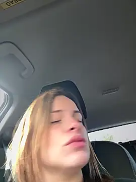 Snapshot of gynna_kimera chatting on 12/16/25, 10:42 gynna kimera online show from 12/16/25, 10:42