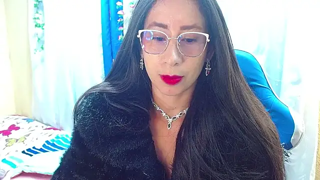 Gia leinn online show from 11/08/25, 02:39