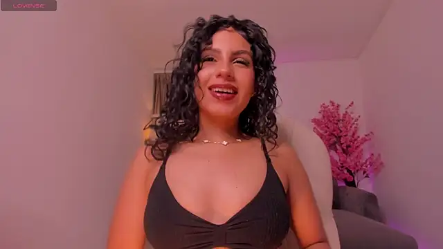 hannah thomson  online show from 11/25/25, 03:17