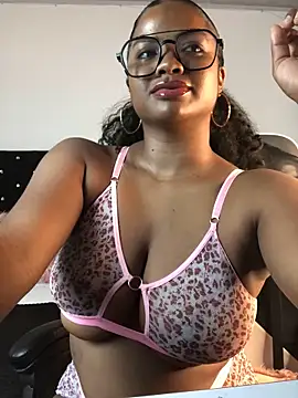 Snapshot of ValerieBlakee chatting on 05/20/26, 04:35 ValerieBlakee online show from 05/20/26, 04:35