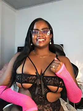 Snapshot of ValerieBlakee chatting on 05/23/26, 02:10 ValerieBlakee online show from 05/23/26, 02:10