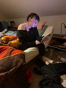 Snapshot of Tightassslut18 chatting on 02/27/25, 09:58 Tightassslut18 online show from 02/27/25, 09:58