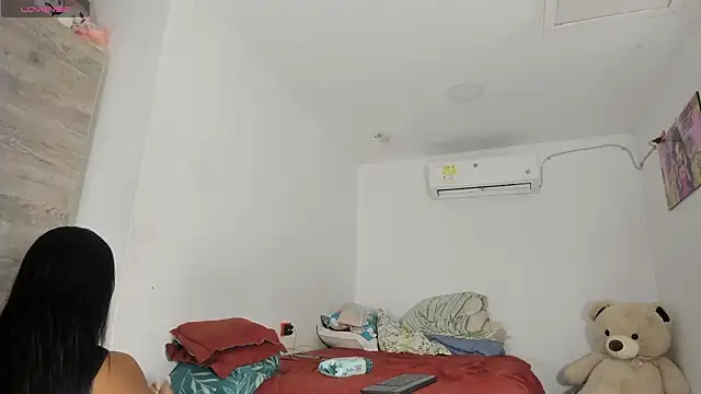 Snapshot of flor_herrera01 chatting on 03/10/26, 05:12 flor herrera01 online show from 03/10/26, 05:12