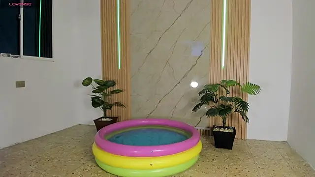 Snapshot of flor_herrera01 chatting on 04/25/26, 03:20 flor herrera01 online show from 04/25/26, 03:20