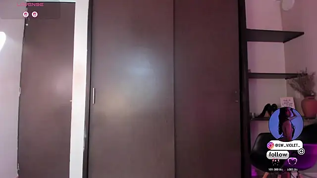 Snapshot of sweetviolet__ chatting on 05/10/26, 02:22 sweetviolet online show from 05/10/26, 02:22