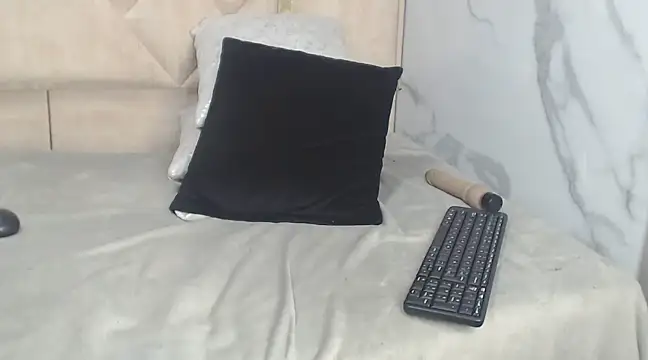 Kendall 6669 online show from 03/12/25, 04:02