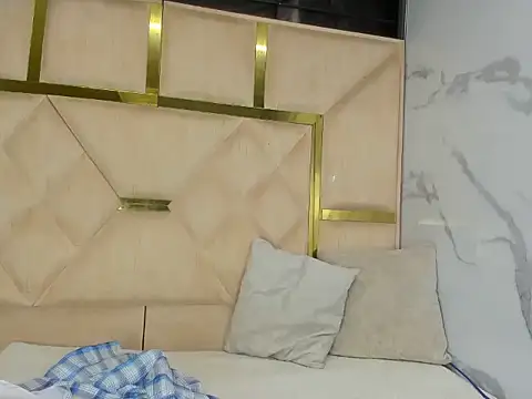 Kendall 6669 online show from 11/26/25, 12:17