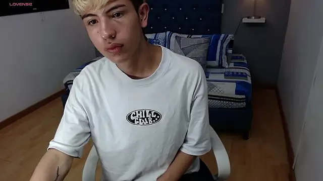 Snapshot of matteo_foxx chatting on 02/24/25, 07:19 matteo foxx online show from 02/24/25, 07:19