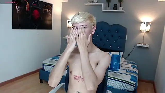 Snapshot of matteo_foxx chatting on 02/25/25, 08:09 matteo foxx online show from 02/25/25, 08:09