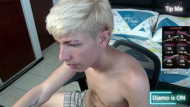 Snapshot of matteo_foxx chatting on 03/03/25, 10:10 matteo foxx online show from 03/03/25, 10:10