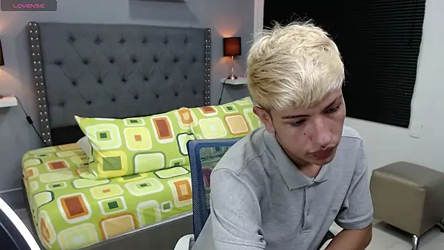 Snapshot of matteo_foxx chatting on 03/07/25, 07:05 matteo foxx online show from 03/07/25, 07:05