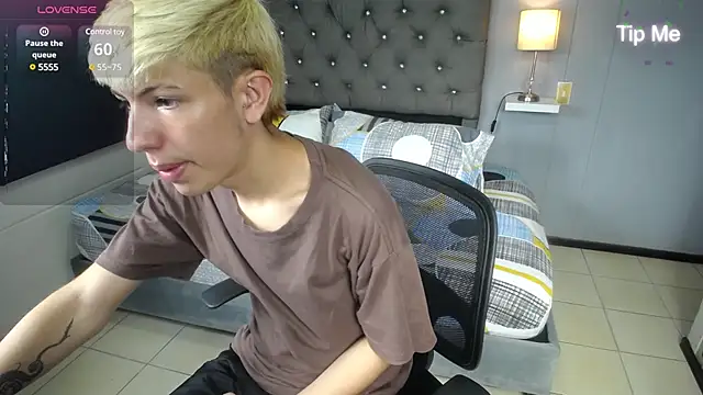 Snapshot of matteo_foxx chatting on 03/11/25, 07:03 matteo foxx online show from 03/11/25, 07:03