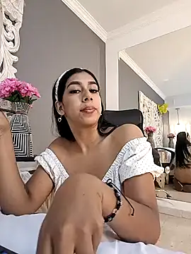 Snapshot of AnnieGibbyns chatting on 03/23/26, 01:26 AnnieGibbyns online show from 03/23/26, 01:26