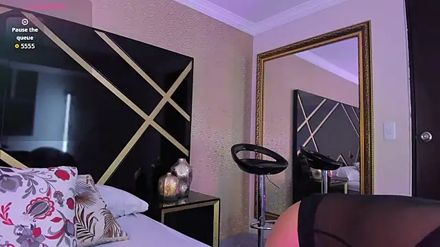 Snapshot of AnnieGibbyns chatting on 04/22/26, 08:21 AnnieGibbyns online show from 04/22/26, 08:21