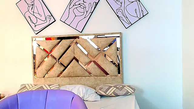 ZaraRousse online show from 10/11/25, 03:28