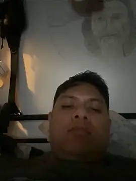 Snapshot of flaco16 chatting on 10/25/25, 11:32 flaco16 online show from 10/25/25, 11:32