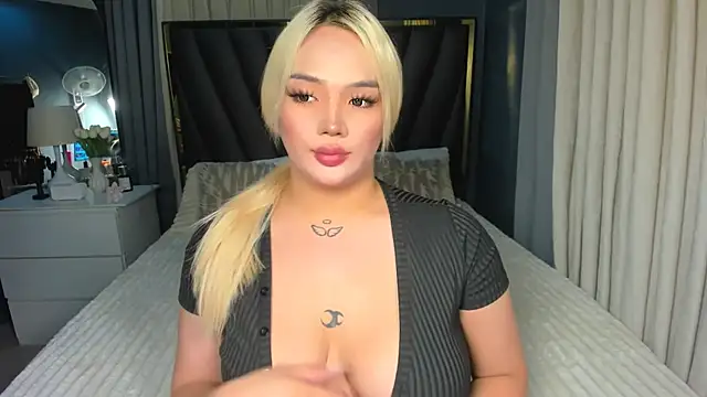 KylieSonique online show from 10/10/25, 04:33