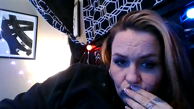 Snapshot of RubyRose33 chatting on 03/19/26, 06:17 RubyRose33 online show from 03/19/26, 06:17